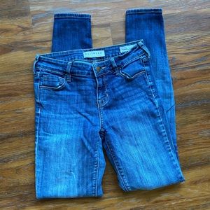 Bullhead mid ride skinny jeans